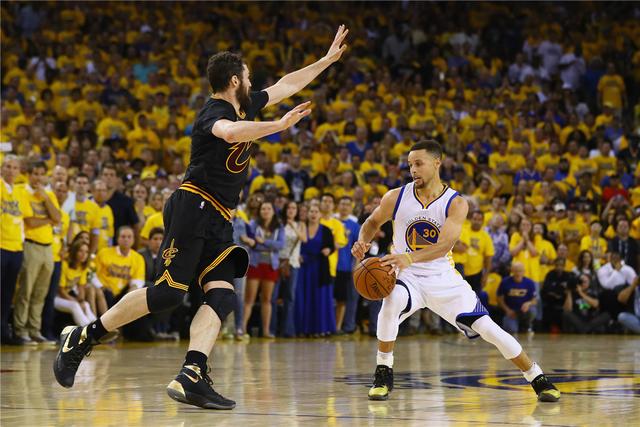 三亚亚沙会丨沈萍、颜鹏：担任中国体育代表团旗手倍感荣幸