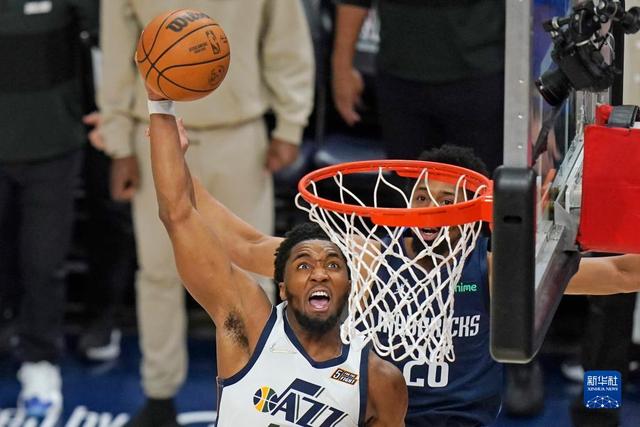 布朗44分绿军大胜步行者 尼克斯轻取魔术6连胜