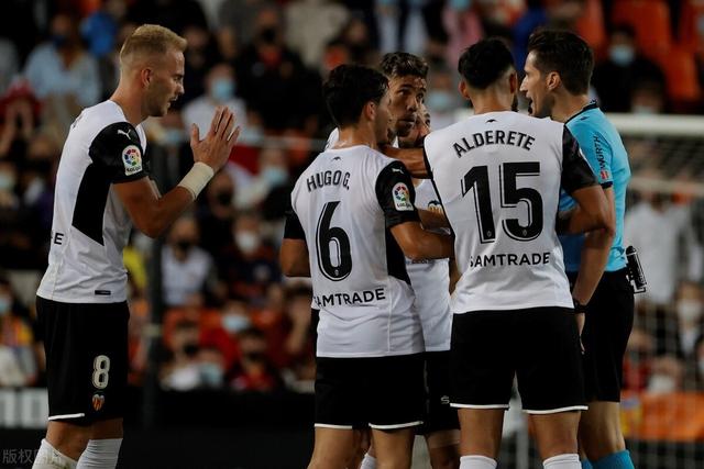 西媒：皇马球探抱怨500欧月薪太低